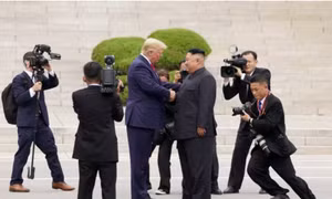 Tổng thống Trump yêu cầu sắp xếp cuộc gặp Chủ tịch Kim Jong Un trong năm nay