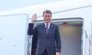 Thủ tướng Lê Minh Hưng lên đường đi công tác Liên bang Nga 