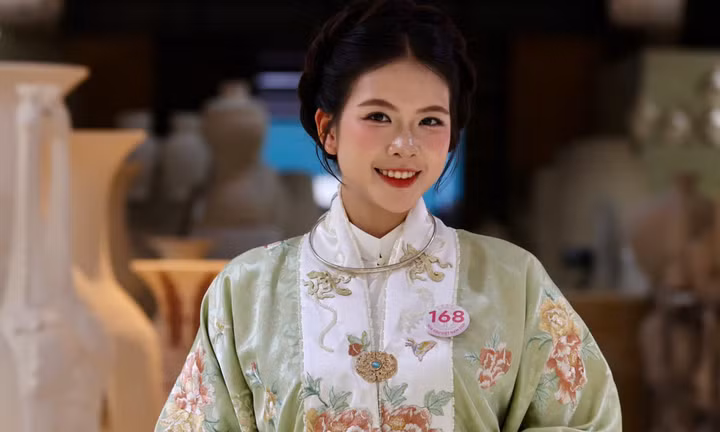 25 cô gái Hoa hậu Việt Nam diện trang phục thấm đẫm văn hóa - lịch sử đất nước