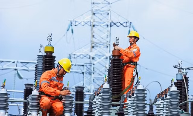 Đề xuất đưa chi phí vận hành, bảo trì vào giá điện: Có hợp lý?