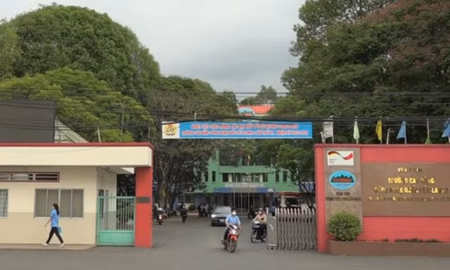 Cảnh báo xe khách giả mạo chở sinh viên đến biên giới Campuchia
