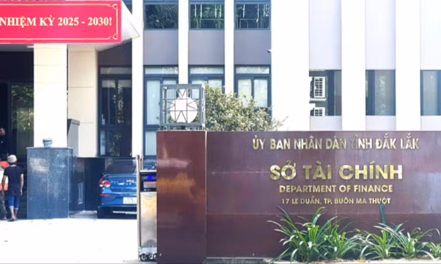 Chưa hết lùm xùm cán bộ xin nghỉ việc, điều chuyển, Giám đốc Sở Tài chính Đắk Lắk lại bị phê bình