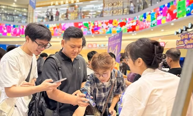 Bán lẻ tăng tốc, 'nóng' cuộc đua giành sức mua 