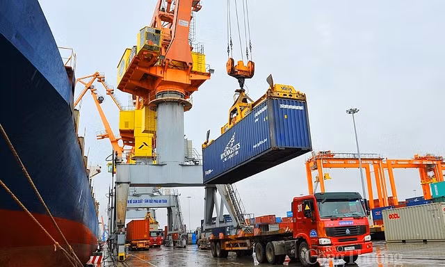 Hải quan lý giải nguyên nhân nhập siêu hơn 15 tỷ USD