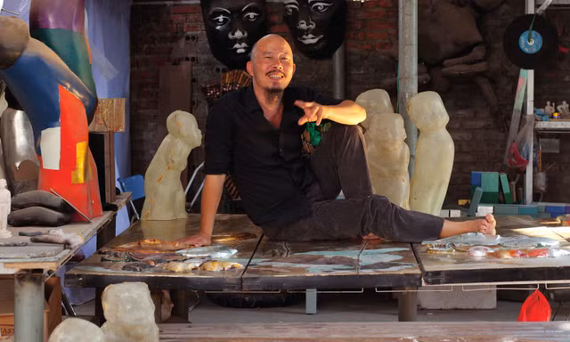 Điêu khắc gia Đinh Công Đạt
