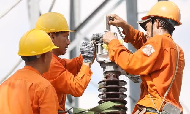 Bộ Công Thương nói gì về đề xuất tính giá điện theo giờ với hộ sinh hoạt?