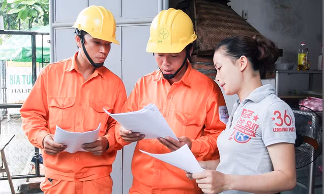 Hoá đơn tiền điện tháng 6 tăng vọt, công ty điện lực nói gì?