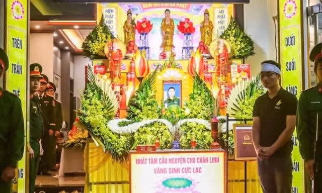 Con trai của Thiếu tá Trần Văn Tùng: 'Bố đâu rồi, sao đêm muộn rồi bố chưa về với con'