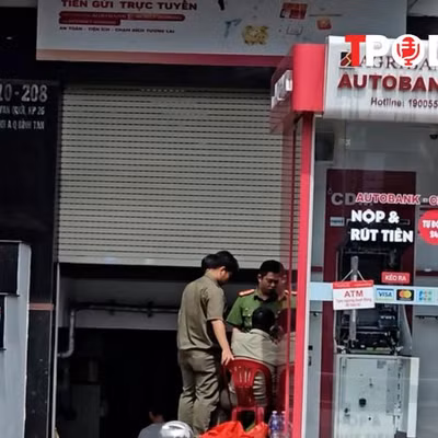 ĐIỂM TIN 8/12: Người đàn ông đập phá cây ATM liên tục than khổ, túng quẫn