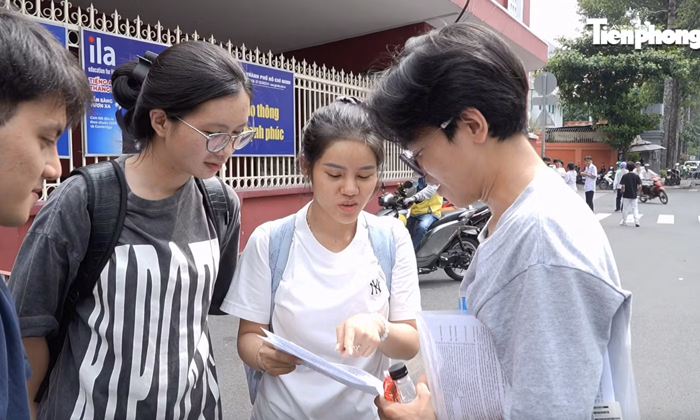 [Video] Thí sinh thi tốt nghiệp THPT 2026: Người nói khỏe, kẻ than 'khoai' 