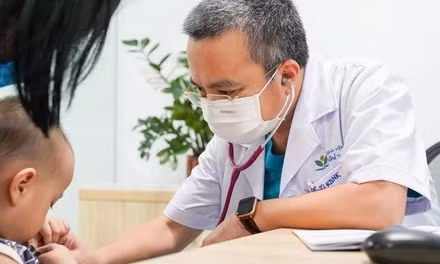 Cảnh báo, nhiều trẻ nhập viện vì sởi do chưa tiêm đủ vắc xin