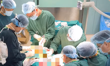 Lần đầu ứng dụng mô hình 3D cắt khối ung thư ăn gần nửa khuôn mặt 