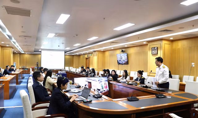 Quang cảnh hội nghị tại điểm cầu Cục Thuế.