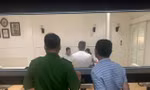 Công an kiểm tra quán cà phê hẹn hò dùng gương một chiều gây xôn xao mạng xã hội