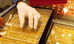 Giá vàng tiếp tục giảm, cảnh báo rủi ro xuất hiện