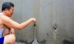 Hàng nghìn hộ dân ở Hà Nội bị cắt nước sạch giữa những ngày nắng nóng gay gắt