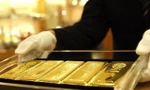 Giá vàng thế giới thủng mốc 1.800 USD/ounce, trong nước giảm nhẹ 