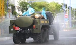 Cận cảnh lực lượng Quân khu 9 phun khử khuẩn tại 3 quận ở TP Cần Thơ