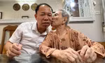 Chuyện ít người biết về ông bố Hà Nội chăm mẹ U100 gây 'sốt' cộng đồng