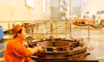 TS Dũng đề xuất tách ra 2 loại thuế để tính hiệu quả hoạt động của DNNN. Ảnh: Hồng Vĩnh