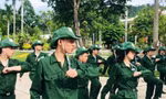 Chiến sĩ nhí hào hứng trải nghiệm trong quân ngũ