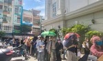 Hàng trăm người 'rồng rắn' xếp hàng mua dự án nhà ở xã hội 'hot' nhất 