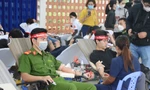 Ngàn bạn trẻ Đà Nẵng xếp hàng hiến máu ở Chủ nhật Đỏ