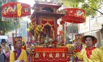 Hàng nghìn người đến lễ hội chùa Ông 