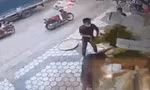 Côn đồ tạt mắm tôm, đâm người giữa chợ
