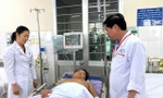 Mang súng bắn bạn nhậu nhập viện 