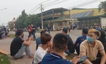 Bị trừ tiền lương do hàng lỗi, hàng trăm công nhân ngừng việc tập thể để phản đối