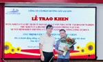 Tặng bằng khen cho nhân viên gác chắn cứu người