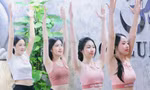 Thí sinh Hoa hậu Việt Nam khoe dáng săn chắc trên sàn tập