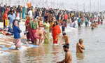 Hàng triệu người tắm chung trong một lễ hội 