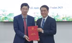 Thứ trưởng Bộ Văn hóa trao quyết định bổ nhiệm cán bộ