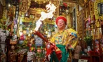 Nóng chuyện đưa hầu đồng ra khỏi không gian thiêng