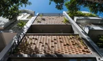 Thiết kế bằng gạch xen kẽ giúp nhà hướng Tây thoáng mát, sáng sủa ở Vũng Tàu