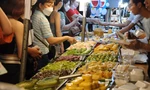 Người dân háo hức với đặc sản ở lễ hội bánh dân gian Nam Bộ