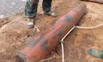 Đào đất xây nhà phát hiện quả bom 250 kg còn nguyên ngòi nổ