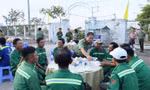Tết sum vầy cùng công nhân trên công trường cao tốc
