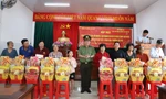 Thiếu tướng Đinh Văn Nơi tặng quà Tết cho gia đình chính sách, hộ nghèo ở Cần Thơ