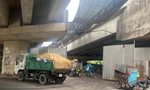 Cần Thơ: Yêu cầu xử lý, khắc phục điểm tập kết rác dưới gầm cầu gây ô nhiễm 