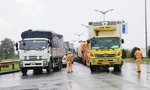 Hàng trăm xe tải bị ùn ứ tại điểm tập kết hàng hóa ở TP. Cần Thơ 