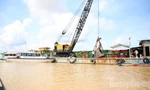 Sóc Trăng trả tiền để người dân giám sát khai thác cát sông Hậu