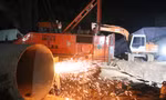 Vụ bé trai rơi hố bê tông 35m: 'Còn 5m nữa, sẽ hoàn thành giải cứu trước sáng mai’