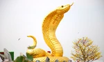 Độc đáo linh vật rắn gây 'sốt' dịp Tết tại miền Tây