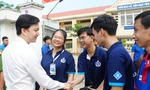 Bí thư Trung ương Đoàn động viên tình nguyện viên Tiếp sức mùa thi tại Hậu Giang