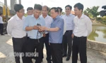 Chủ tịch Bến Tre khảo sát việc cấp nước ngọt mùa khô hạn