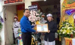 Bí thư Tỉnh đoàn Đồng Tháp truy tặng giấy khen dũng cảm