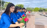 Tuổi trẻ An Giang dâng hương tại các nghĩa trang liệt sĩ